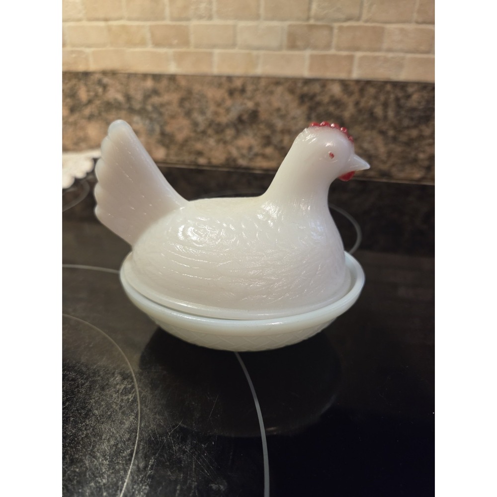 Vintage Indiana Milk Glass Hen On Nest